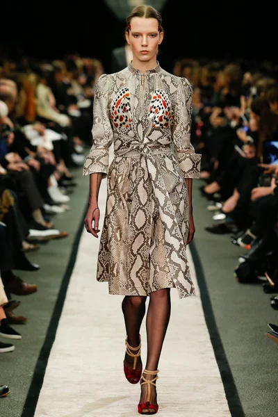 Look 9